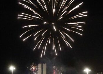 Médicos alertam para acidentes com fogos de artifícios nas festas