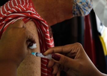 Rio adota orientação do Ministério da Saúde no uso de vacina da covid