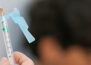 Menos de 20% do público-alvo no DF foi imunizado contra a dengue