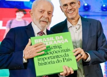 Comunicação do governo deve evoluir no digital, diz novo ministro