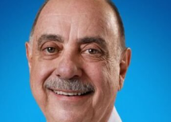 Prefeito de BH é internado com insuficiência respiratória aguda