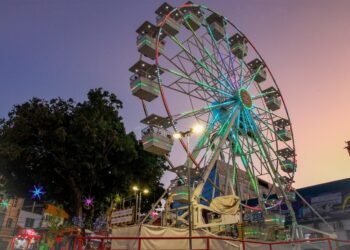 Roda-gigante funciona até quarta-feira (8) – Prefeitura Municipal de Candeias.