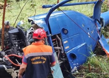 Corpo de empresário que morreu em queda de helicóptero é sepultado