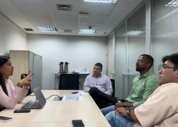 Prefeito Eriton Ramos se reúne com gerência da Coelba para discutir demandas do município – Prefeitura Municipal de Candeias.