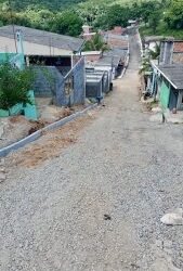 Simões Filho avança na urbanização do Loteamento São José com instalação de meio-fio na Rua Curió – Prefeitura de Simões Filho