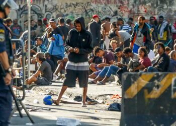 Usuários deixam Cracolândia por violência, mas vão para outros locais