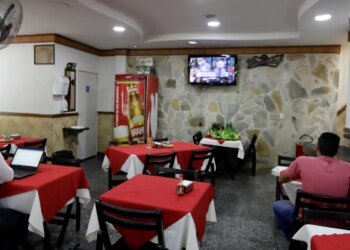 Empresas de comida rápida não têm cartaz do protocolo Não se Cale