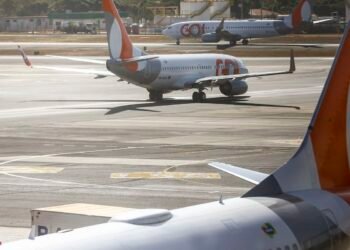 Azul e Gol assinam acordo para avaliar fusão entre as aéreas