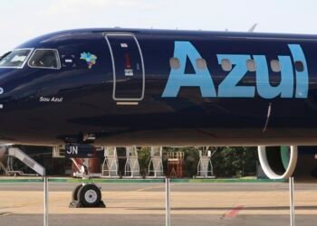 Azul suspende operação em 12 cidades brasileiras