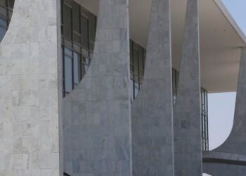 Lula sanciona regulamentação da reforma tributária sobre consumo