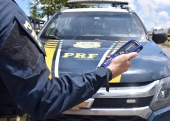 Motorista embriagado provoca acidente na rodovia e acaba preso na Bahia