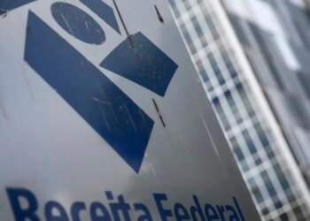 Receita alerta para golpes com taxa falsa sobre Pix