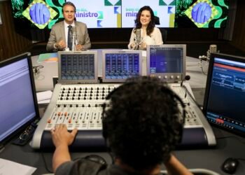 Lula assina até fevereiro decreto que regulamenta ensino à distância