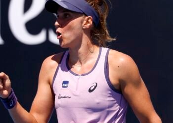 Bia Haddad avança na Austrália e dupla de Luisa Stefani vence estreia