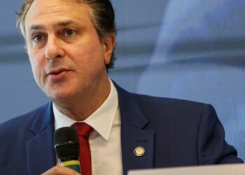 Enem 2024 registrou 12 redações com nota mil; uma da rede pública