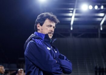 Fernando Diniz é demitido do Cruzeiro, após comandar time por 4 meses