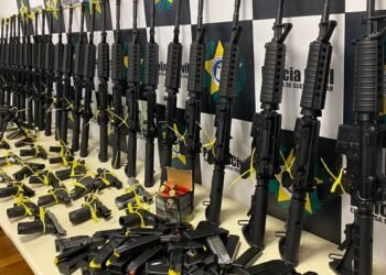 Polícias do Rio de Janeiro tiraram 732 fuzis das ruas em 2024