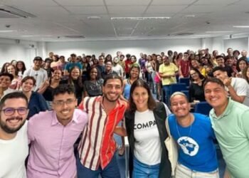 Cursinho em periferia de PE amplia horizontes de professores e alunos