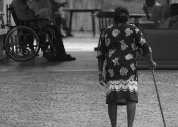 Teste é capaz de prever risco de queda de idosos 6 meses antes