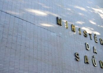 Ministério da Saúde anuncia retomada de obras em 290 municípios