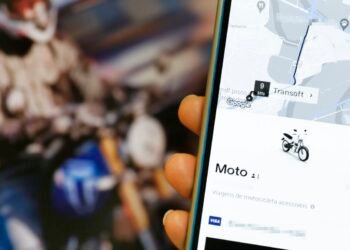 Maioria dos paulistanos aprova mototáxi por aplicativo, diz pesquisa