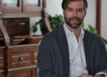 Internet virou “campo minado” para crianças e jovens, diz especialista