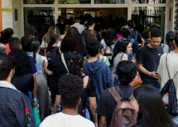 TCU suspende R$ 6 bilhões do Pé de Meia; MEC nega irregularidades