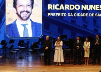 Prefeito e vereadores eleitos tomam posse em São Paulo