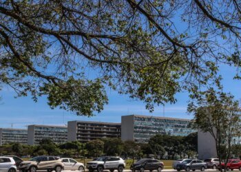 Reajuste de servidores do Executivo será pago após sanção do Orçamento