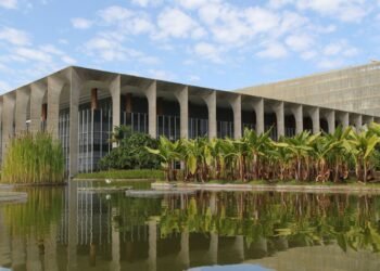 Diplomata dos EUA é chamado ao Itamaraty para esclarecimentos