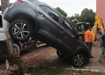 Chuva volta a causar transtornos na região metropolitana de São Paulo