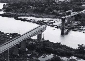 Sobe para 12 total de mortos após queda de ponte