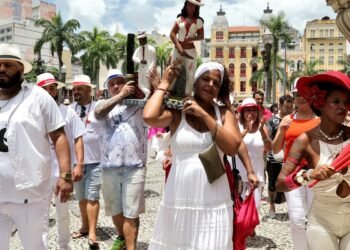 Hoje é Dia: combate à intolerância religiosa e parteiras são destaques