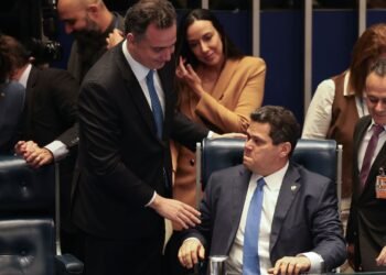 Nova Mesa Diretora do Senado é eleita por aclamação