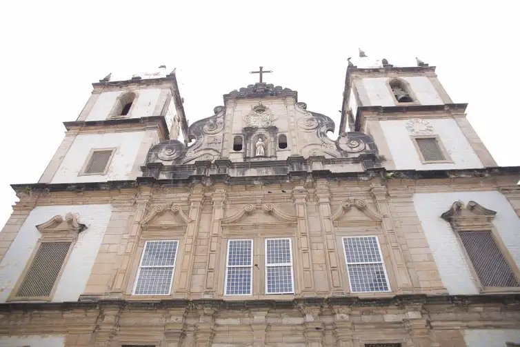 Maiara Cerqueira/MinC Salvador (BA), 06/02/2025 - Ministra da Cultura Margareth Menezes visita Igreja de São Franscisco de Assis, no Pelourinho, que teve o teto desabado. Foto: Maiara Cerqueira/MinC