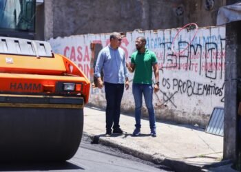 Prefeitura inicia pavimentação da Travessa 13 de Maio, antiga Feira do Pau – Prefeitura Municipal de Candeias.