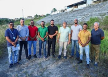 Eriton Ramos e equipe da SUDESB realizam visita técnica ao estádio David Caldeira – Prefeitura Municipal de Candeias.