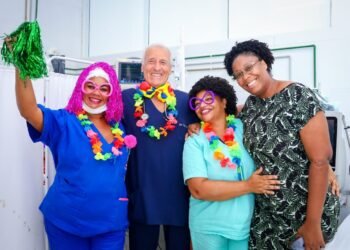 Carnaval humanizado leva alegria da avenida para pacientes do Hospital José Mário dos Santos – Prefeitura Municipal de Candeias.