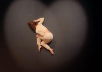 Filme conta história de contorcionista abusada sexualmente na infância