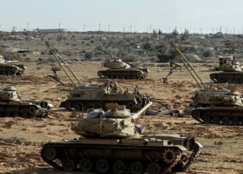 Israel expulsa 40 mil na Cisjordânia em maior operação em 20 anos