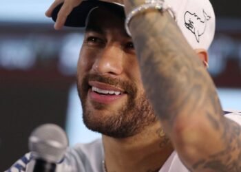 Neymar diz que retorna ao Santos para voltar a ser feliz