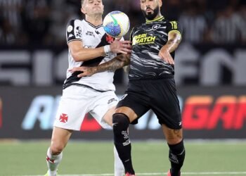 Vasco e Botafogo jogam por vaga na semifinal do Carioca
