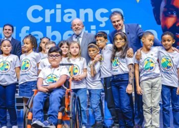 Lula diz que Brasil pode alfabetizar 80% das crianças até o 2º ano