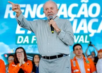 Lula diz que combustíveis fósseis vão financiar a transição energética