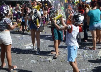 Campanha quer proteger crianças e adolescentes no carnaval