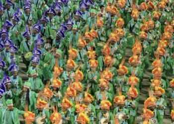 Comércio espera receita de R$ 12 bilhões no turismo durante o carnaval