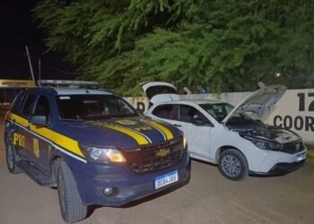 PRF apreende dois veículos adulterados na Bahia