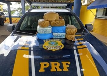 PRF apreende mais 23 kg de cocaína em ônibus na Bahia