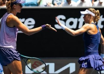 Bia Haddad vence estreia nas duplas e vai às oitavas no WTA de Doha