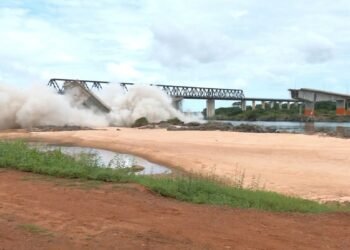 Operação implode o que sobrou da ponte entre Maranhão e Tocantins